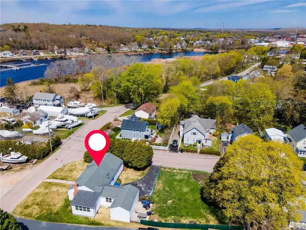 70 Margin Street Westerly RI 02891