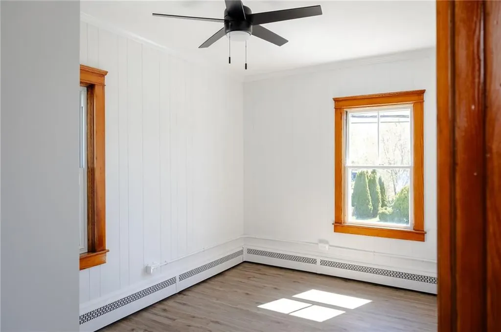 143 Main Road Tiverton RI 02878