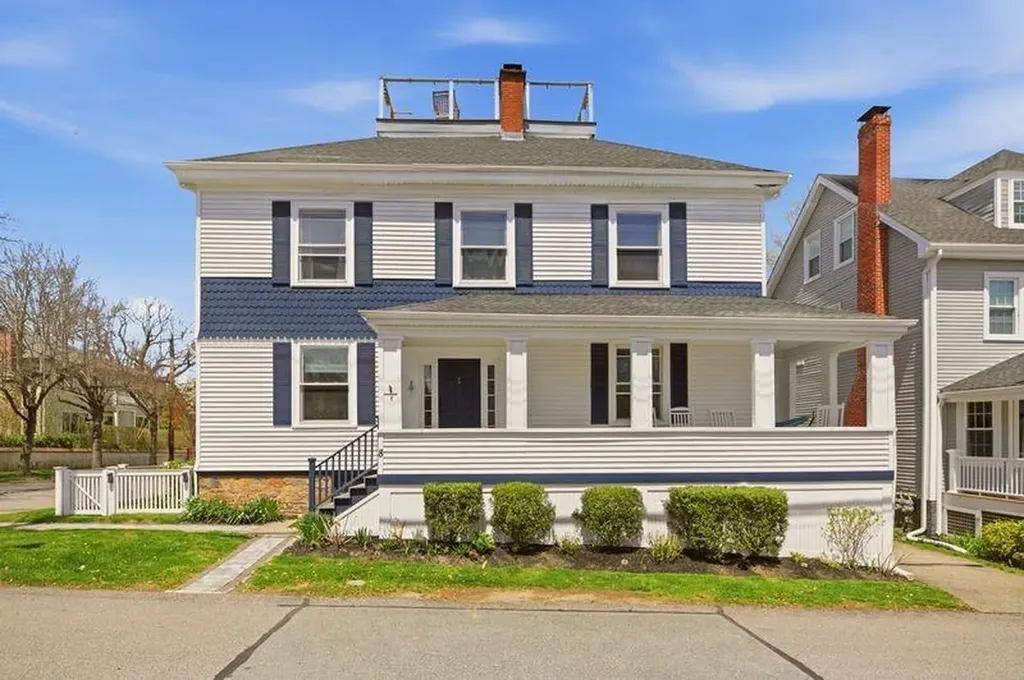 8 Champlin Street Newport RI 02840