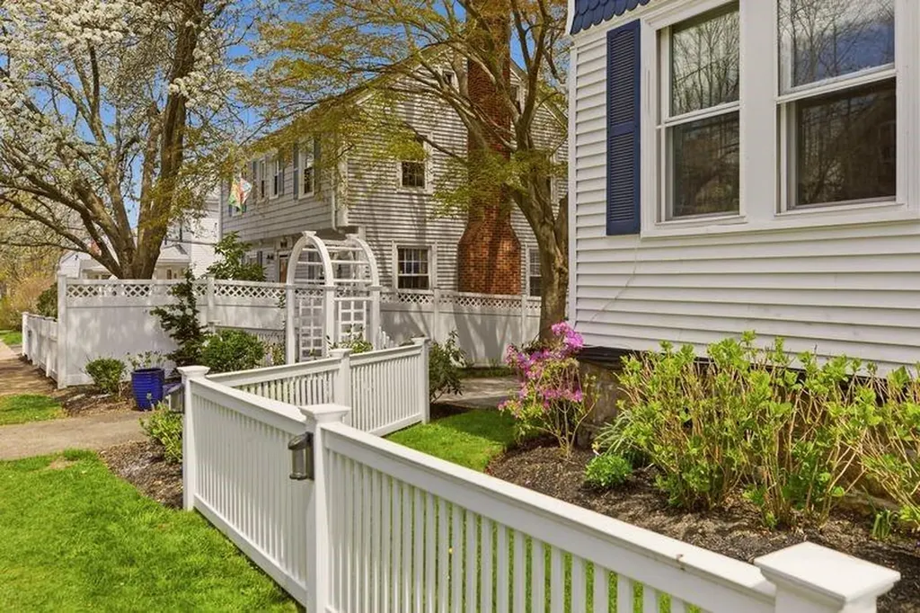 8 Champlin Street Newport RI 02840