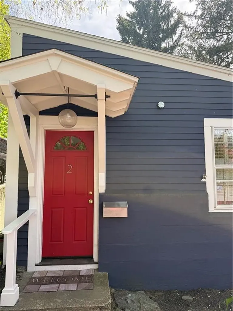 2 Burrs Lane Providence RI 02904