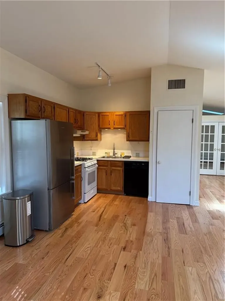 2 Burrs Lane Providence RI 02904