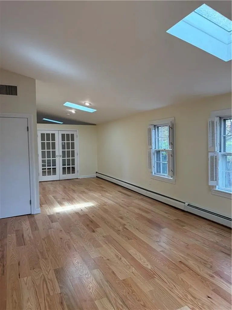 2 Burrs Lane Providence RI 02904