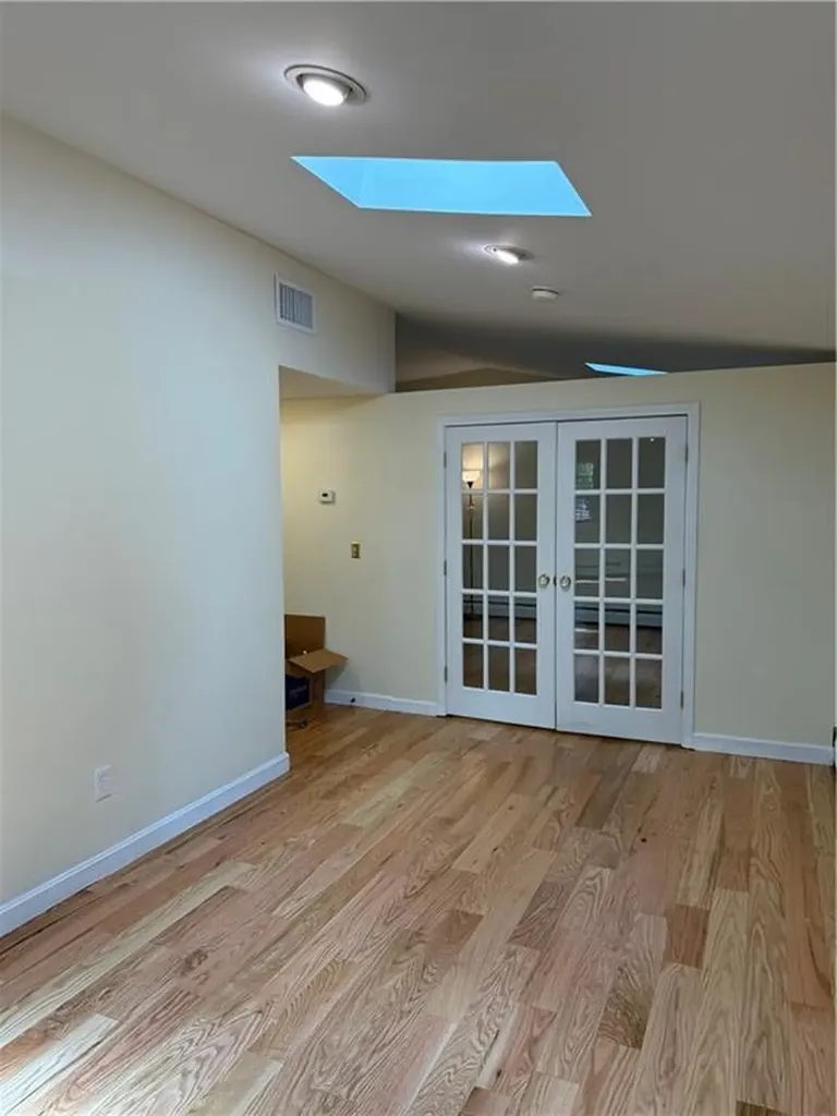2 Burrs Lane Providence RI 02904