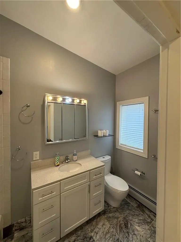 2 Burrs Lane Providence RI 02904