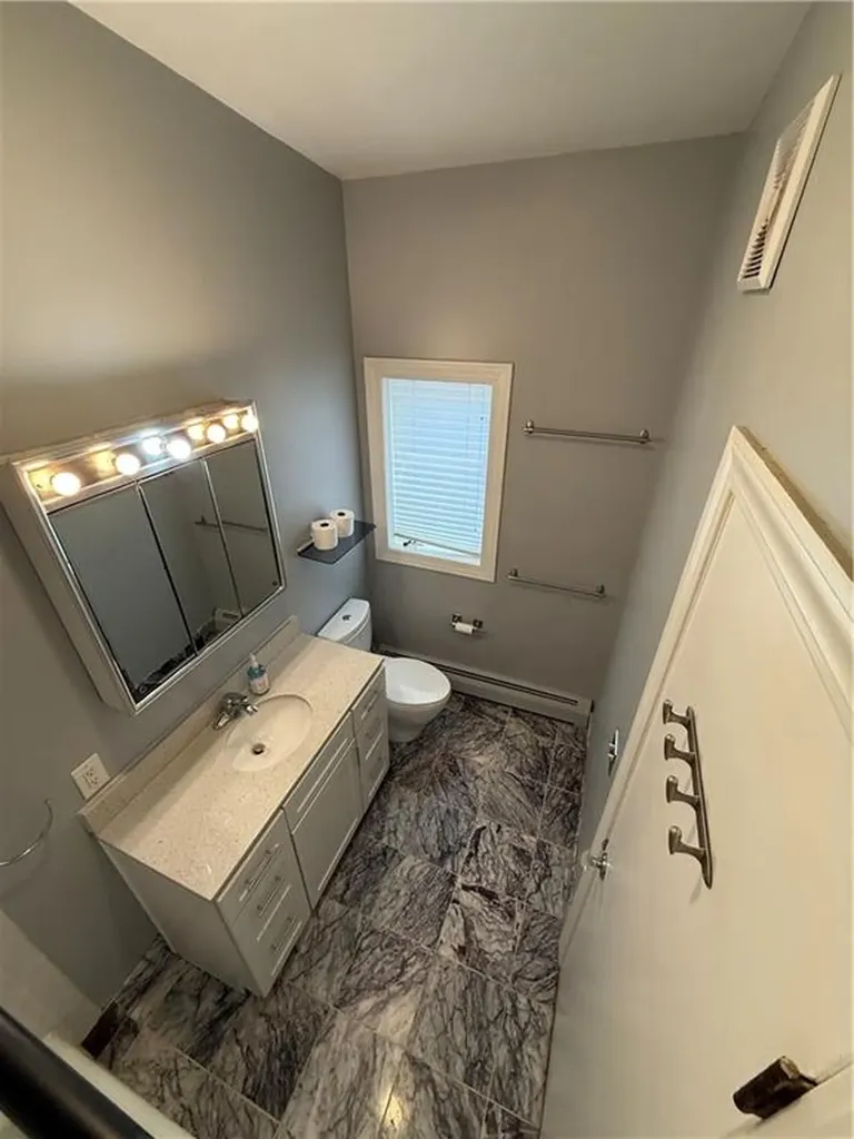 2 Burrs Lane Providence RI 02904