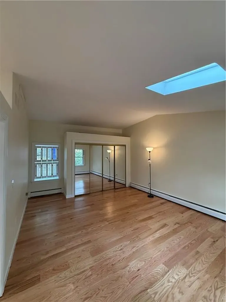 2 Burrs Lane Providence RI 02904