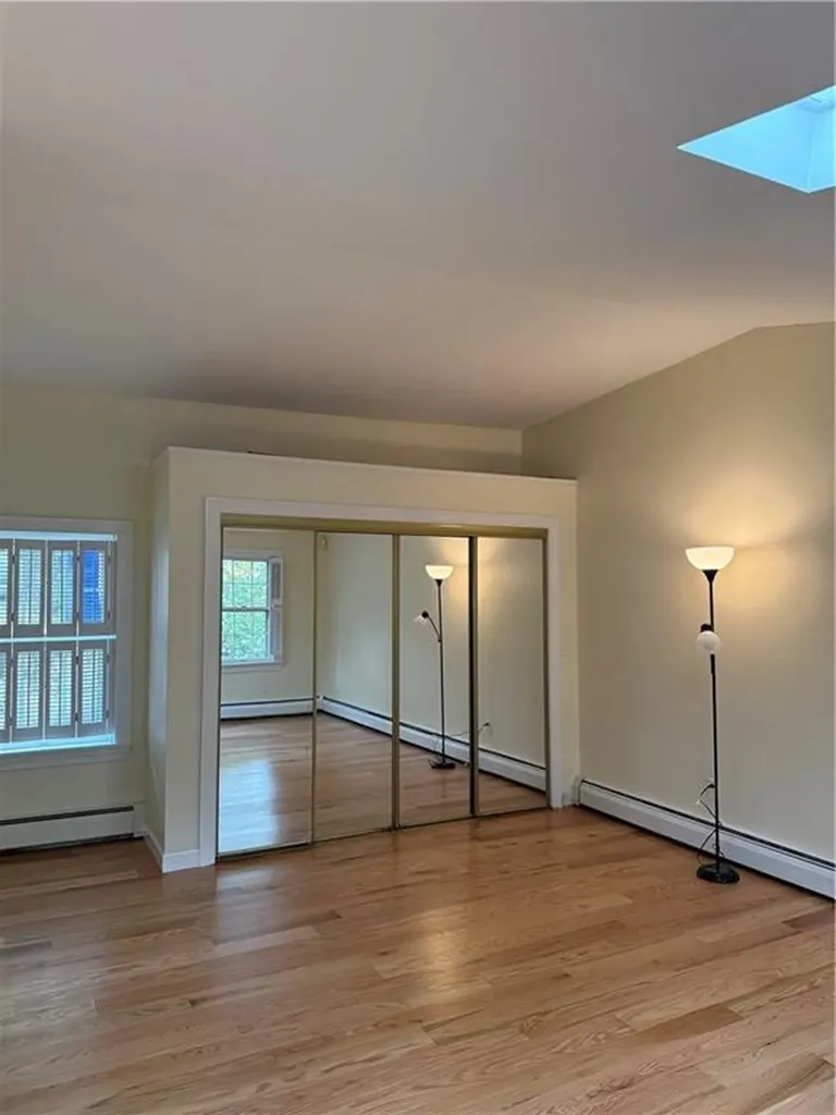 2 Burrs Lane Providence RI 02904