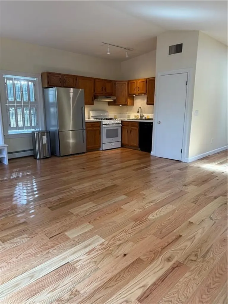 2 Burrs Lane Providence RI 02904