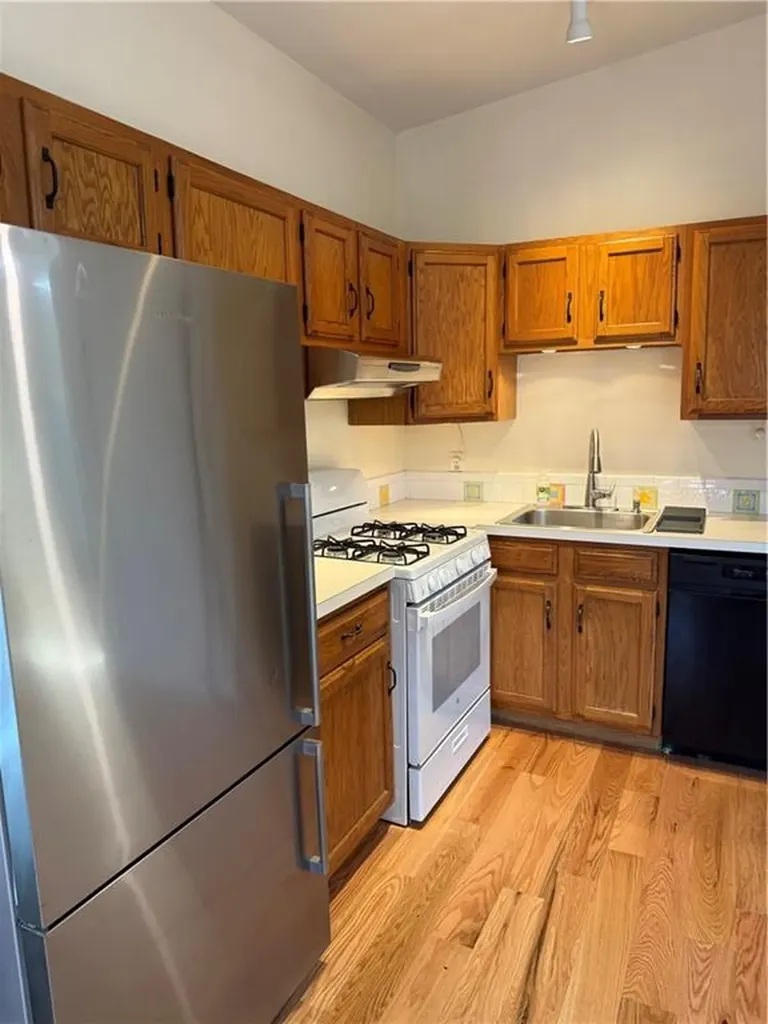 2 Burrs Lane Providence RI 02904