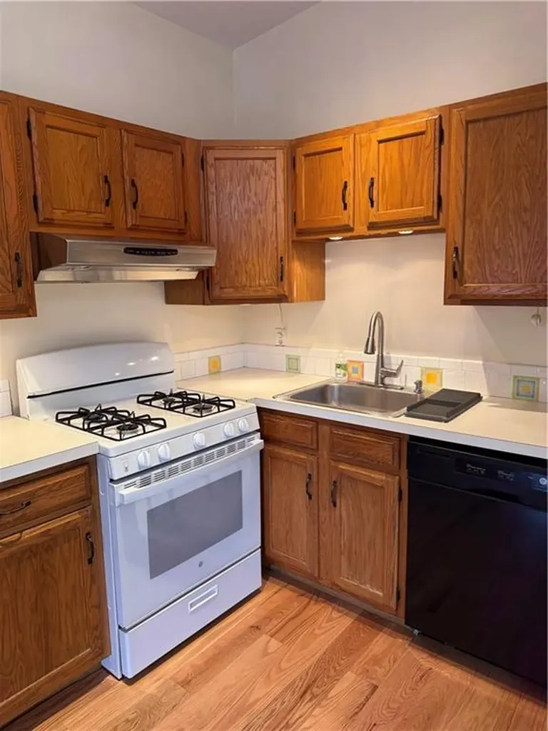 2 Burrs Lane Providence RI 02904