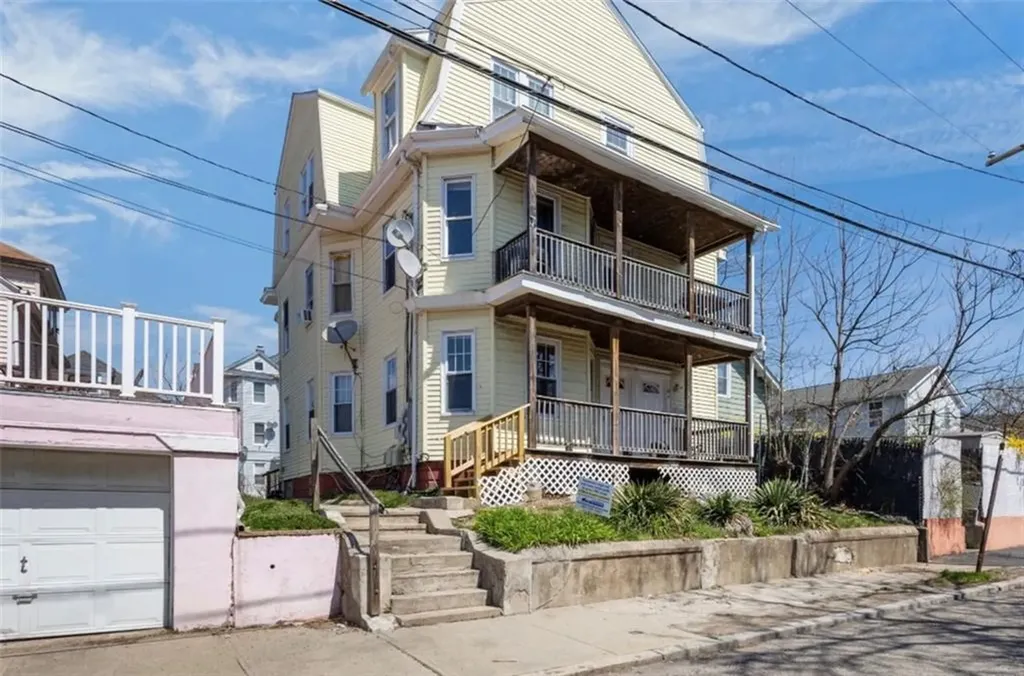 16 Maplehurst Avenue Providence RI 02908