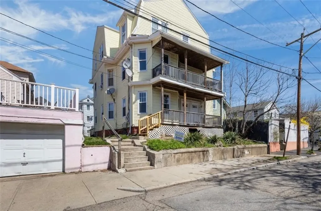 16 Maplehurst Avenue Providence RI 02908