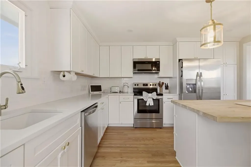 23 Birch Street Portsmouth RI 02871