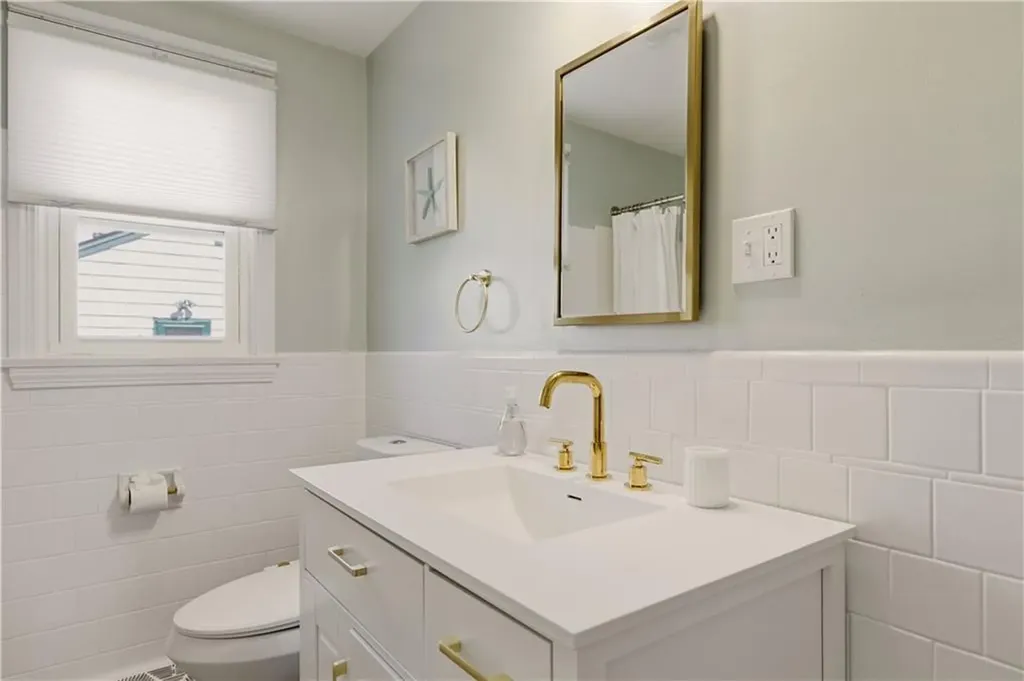 23 Birch Street Portsmouth RI 02871