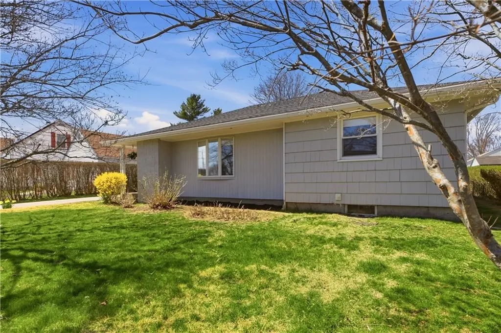 23 Birch Street Portsmouth RI 02871