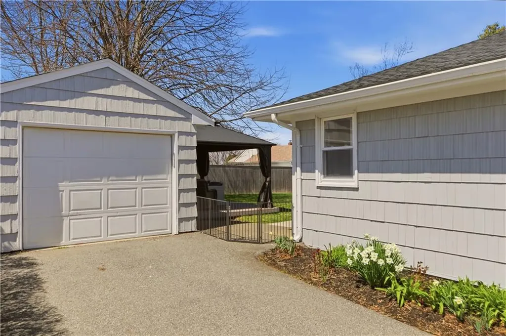 23 Birch Street Portsmouth RI 02871