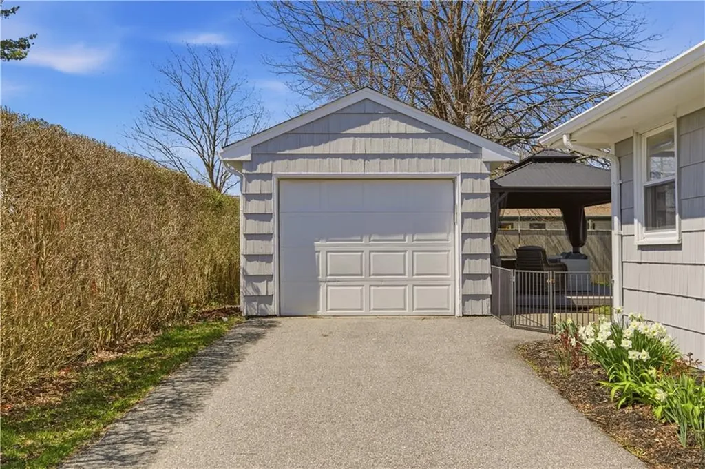 23 Birch Street Portsmouth RI 02871