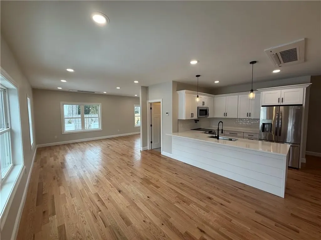 2907 Post Road Warwick RI 02886