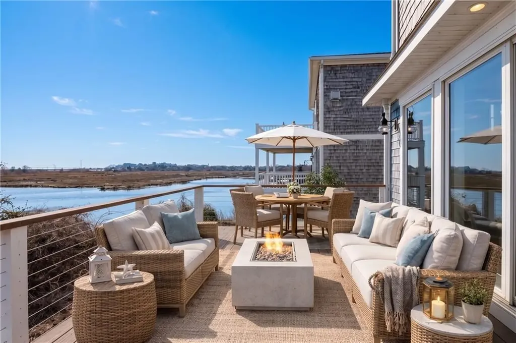 2 Sedge Court Narragansett RI 02882