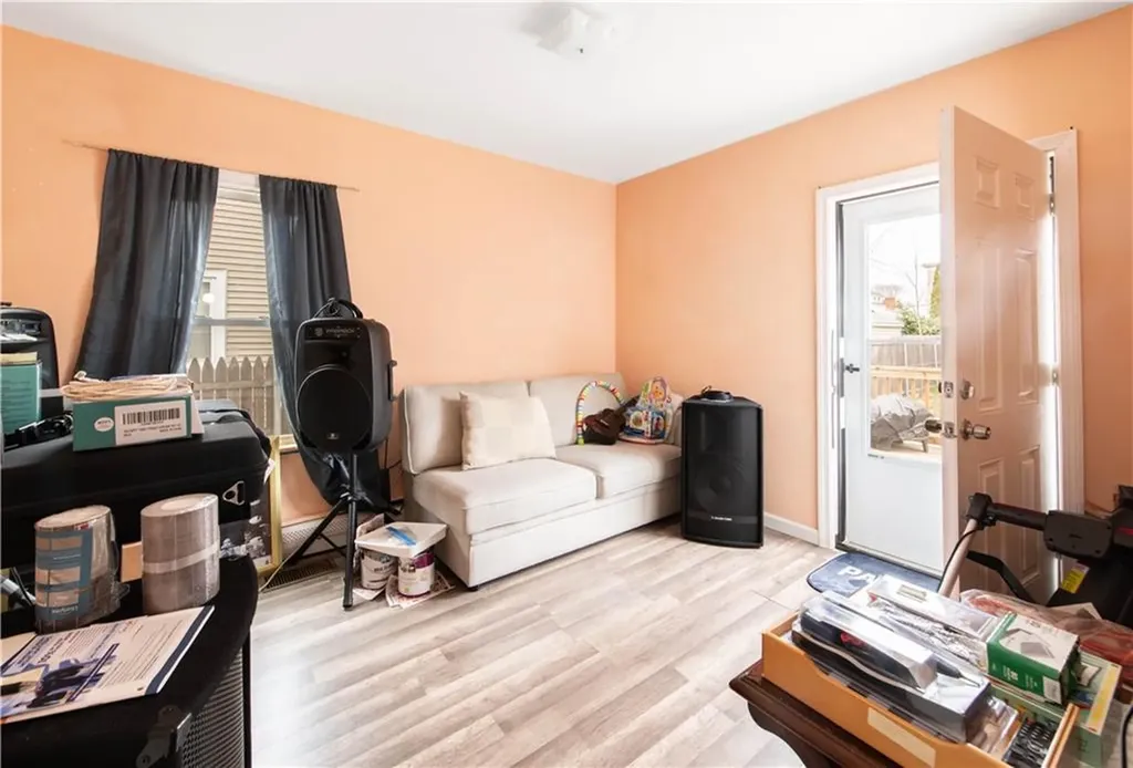 123 Francis Avenue Pawtucket RI 02860