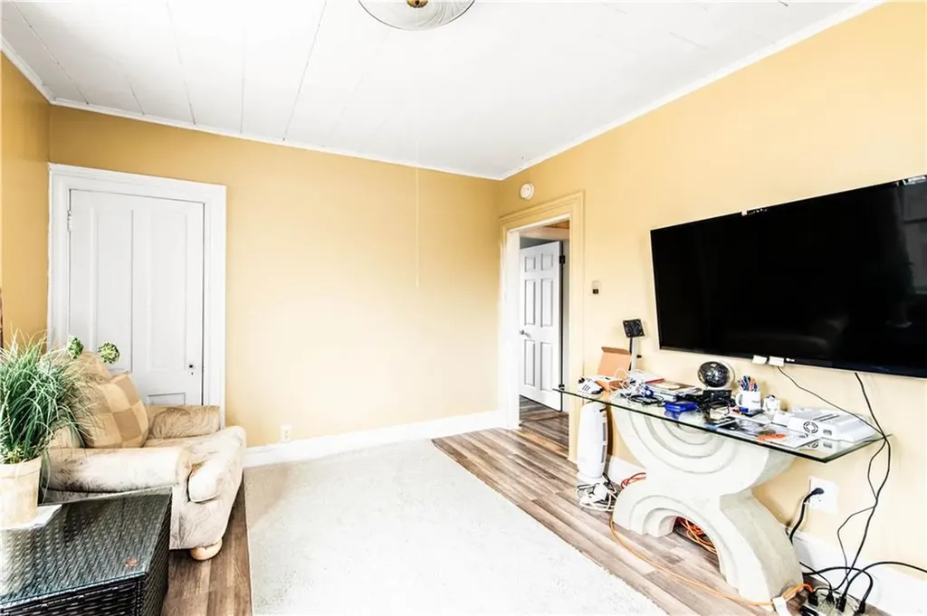 123 Francis Avenue Pawtucket RI 02860