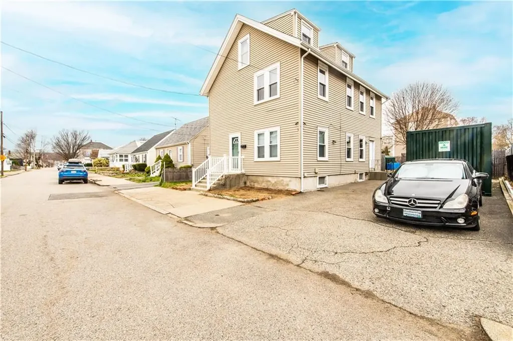 123 Francis Avenue Pawtucket RI 02860
