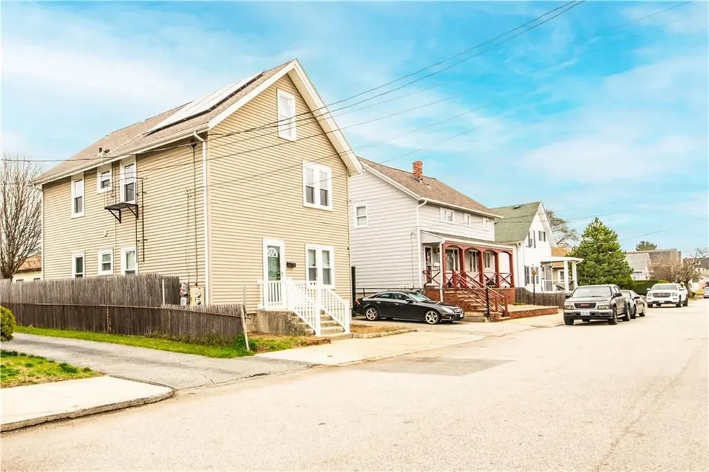 123 Francis Avenue Pawtucket RI 02860
