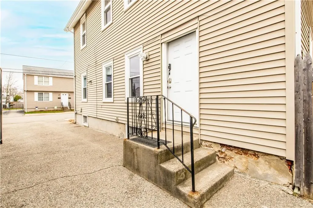 123 Francis Avenue Pawtucket RI 02860