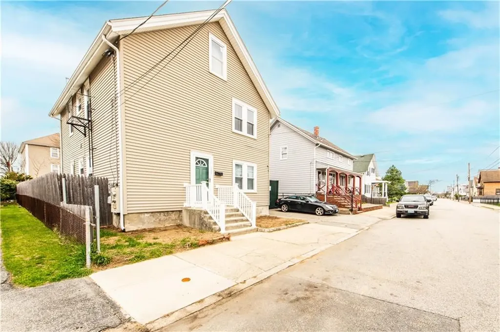123 Francis Avenue Pawtucket RI 02860