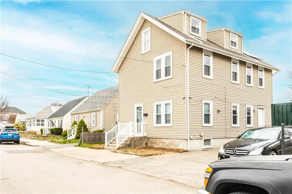 123 Francis Avenue Pawtucket RI 02860