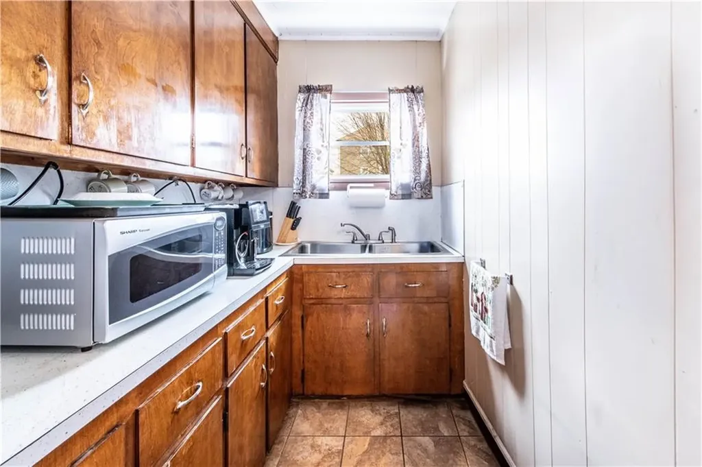 123 Francis Avenue Pawtucket RI 02860