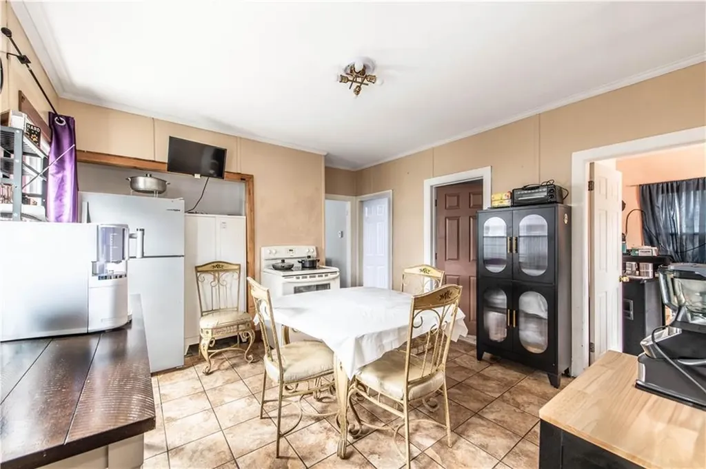 123 Francis Avenue Pawtucket RI 02860
