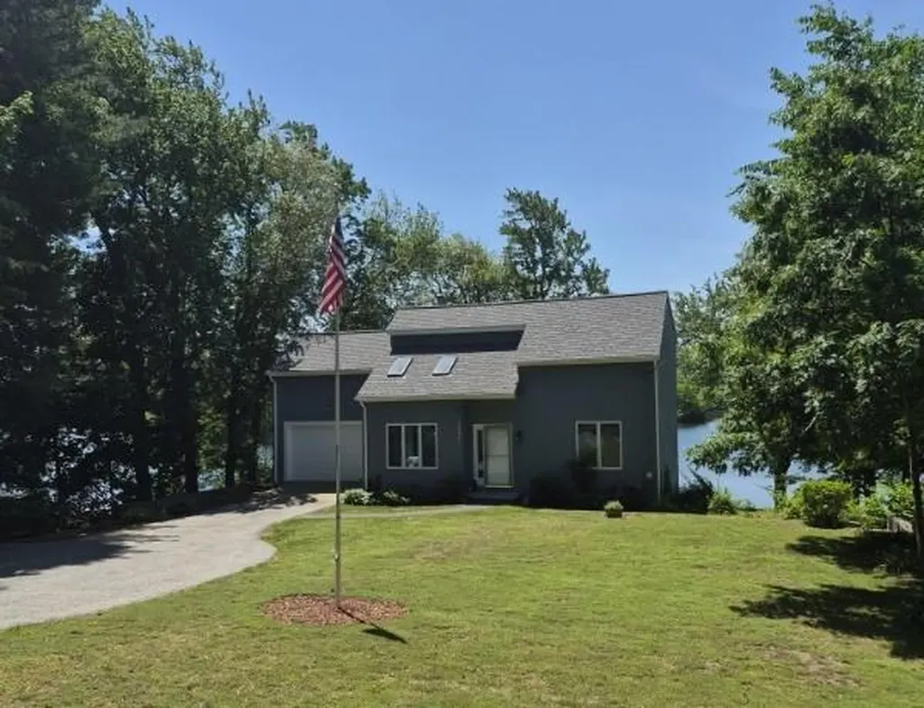 2484 Hartford Avenue Johnston RI 02919
