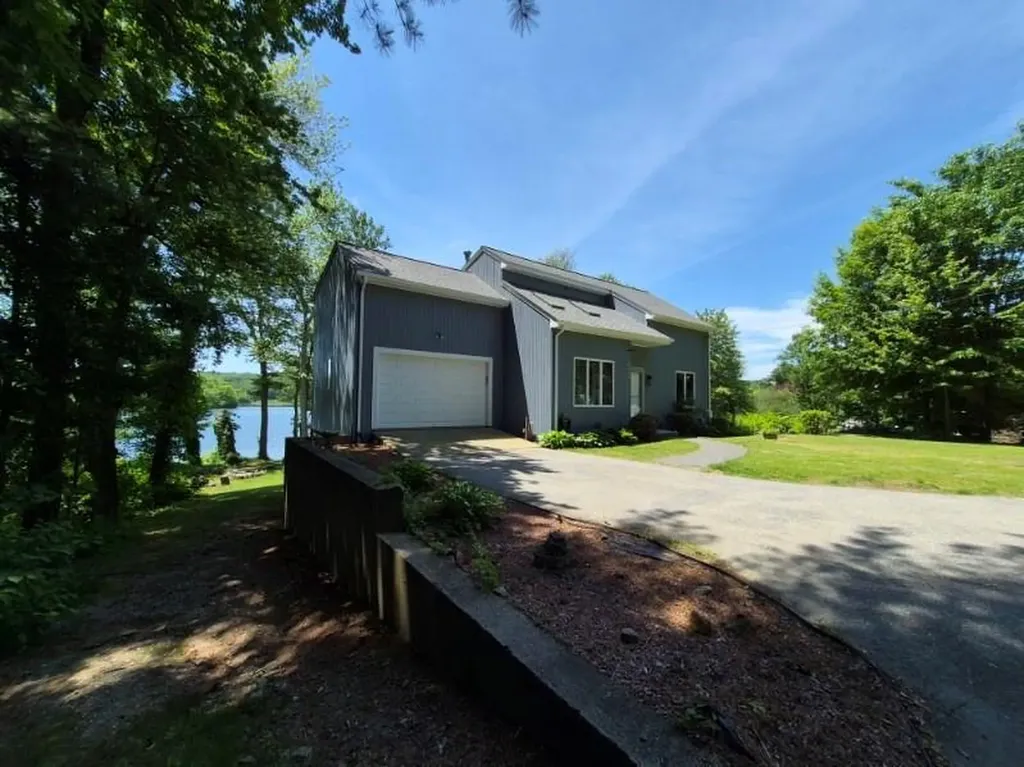 2484 Hartford Avenue Johnston RI 02919