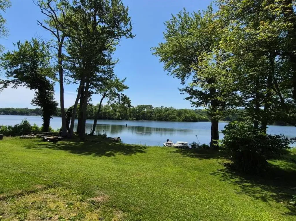 2484 Hartford Avenue Johnston RI 02919