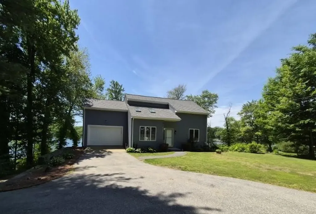 2484 Hartford Avenue Johnston RI 02919