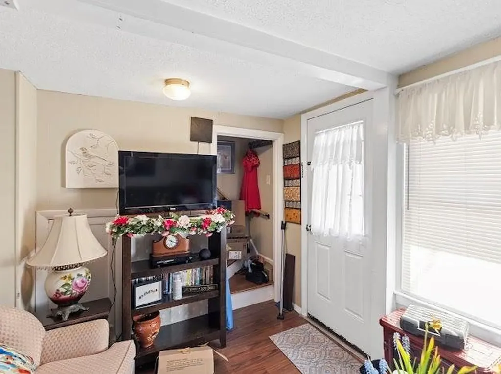 1692 Main Street West Warwick RI 02893