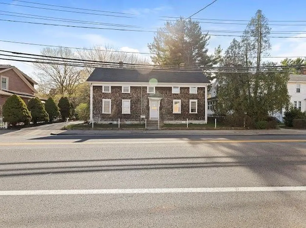 1692 Main Street West Warwick RI 02893