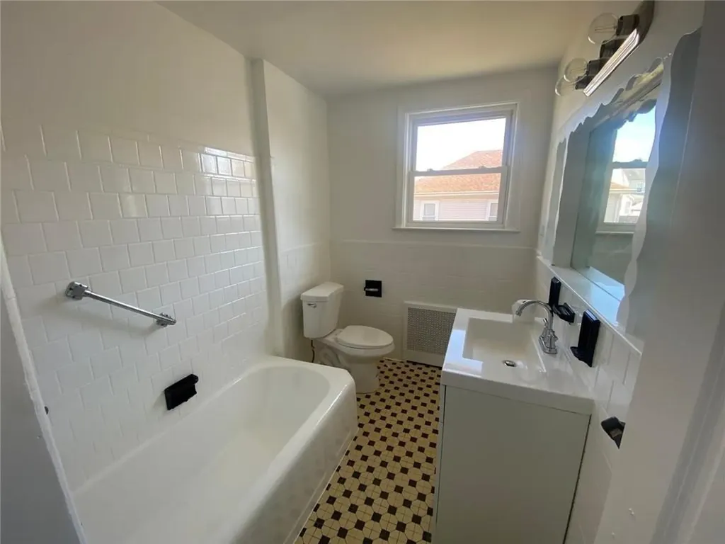 178 Ledge Street Providence RI 02904