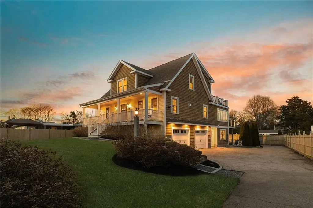 81 South Pier Road Narragansett RI 02882