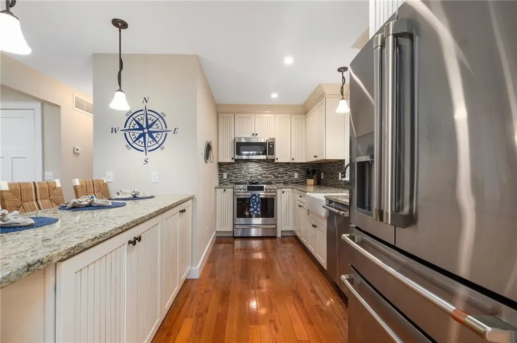 81 South Pier Road Narragansett RI 02882