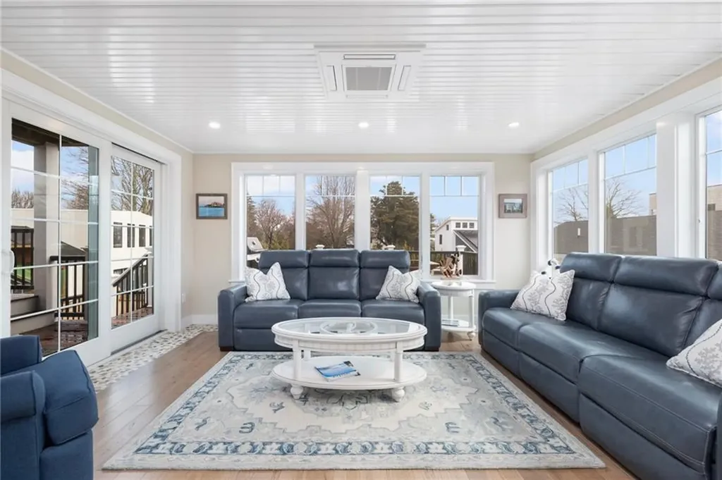 81 South Pier Road Narragansett RI 02882
