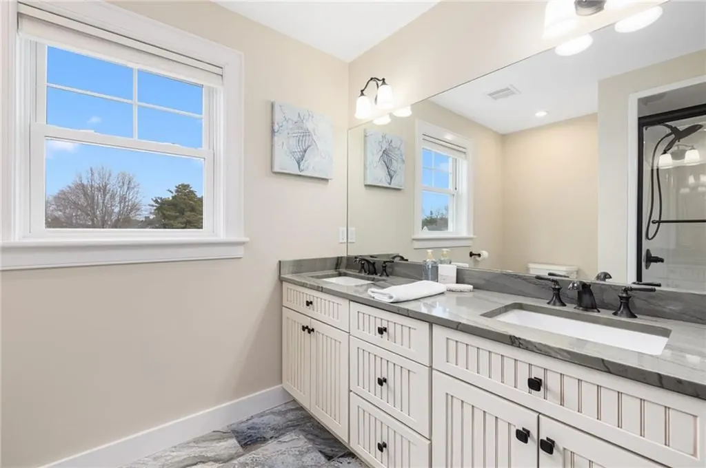 81 South Pier Road Narragansett RI 02882