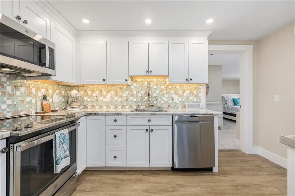 81 South Pier Road Narragansett RI 02882