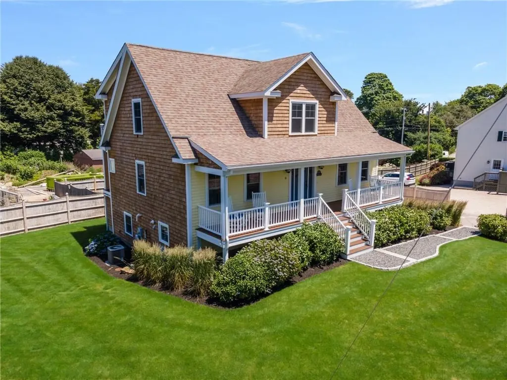 81 South Pier Road Narragansett RI 02882