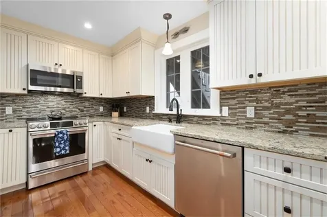 81 South Pier Road Narragansett RI 02882