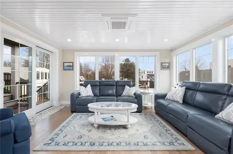 81 South Pier Road Narragansett RI 02882