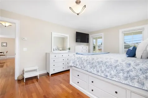 81 South Pier Road Narragansett RI 02882