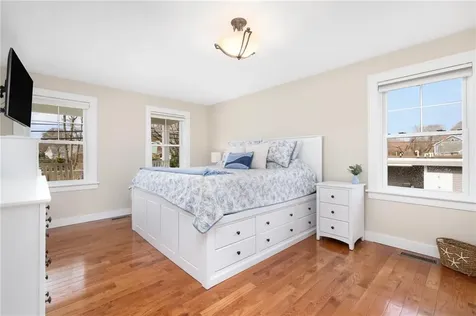 81 South Pier Road Narragansett RI 02882